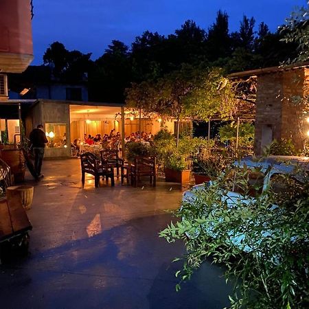 Amare Ristorante Locanda Чертоза-ди-Павия Экстерьер фото