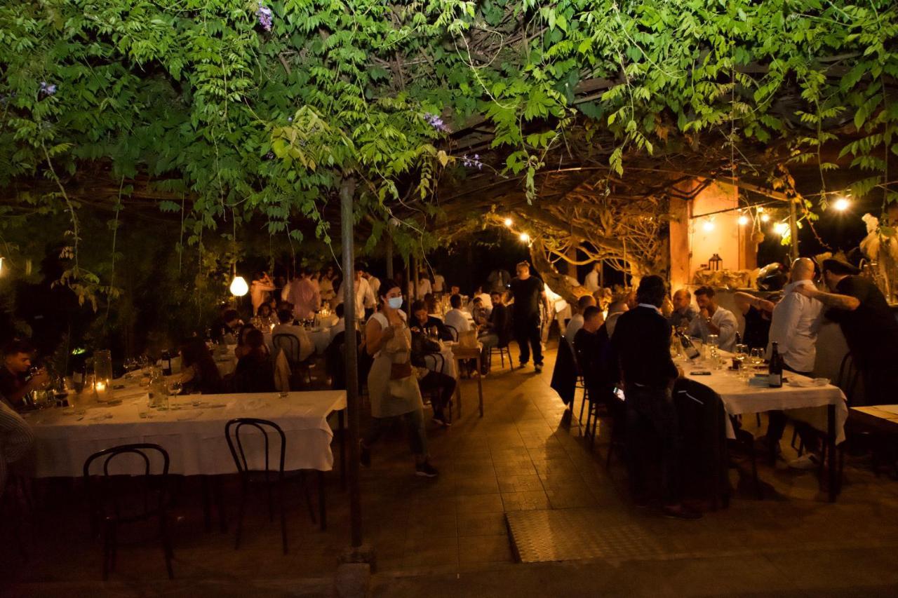 Amare Ristorante Locanda Чертоза-ди-Павия Экстерьер фото