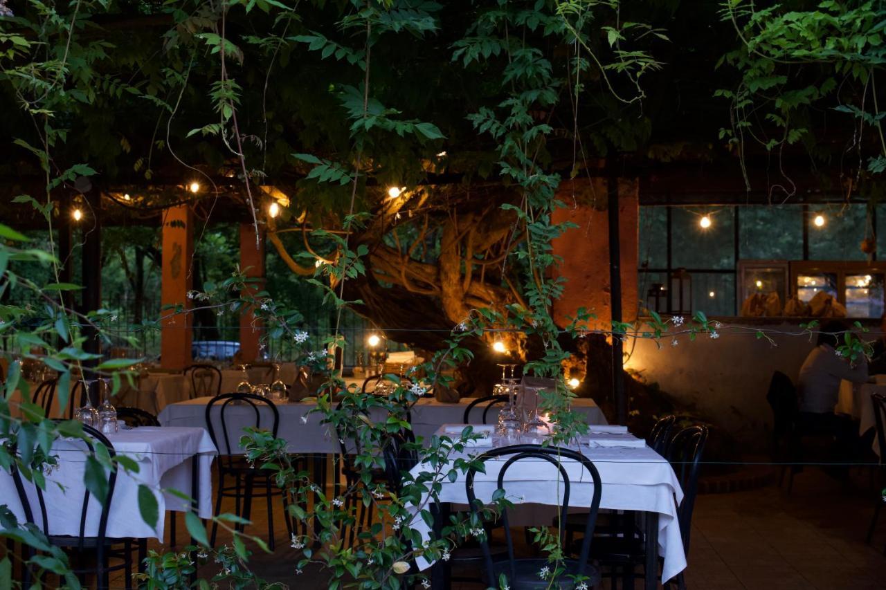 Amare Ristorante Locanda Чертоза-ди-Павия Экстерьер фото