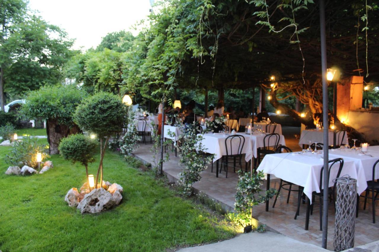 Amare Ristorante Locanda Чертоза-ди-Павия Экстерьер фото