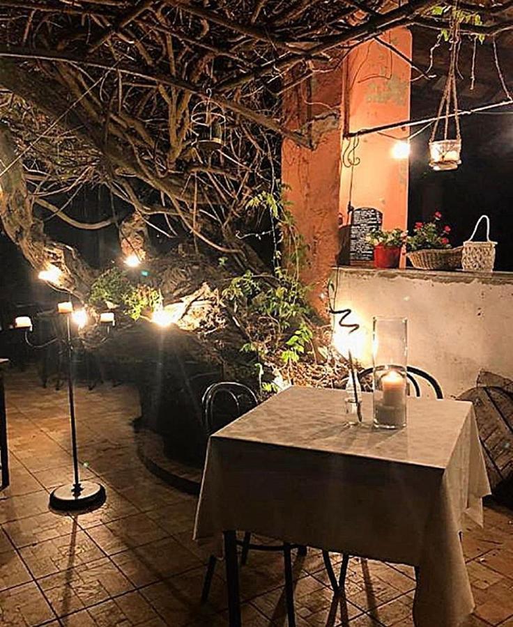 Amare Ristorante Locanda Чертоза-ди-Павия Экстерьер фото